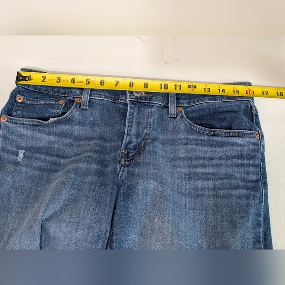 Levi's Jeans Women 28 Blue Denim Boyfriend Mid Rise Distressed Med Wash Ankle - Picture 12 of 12